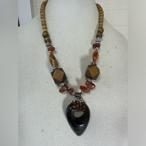 Chunky ethnic vibe statement medallion necklace - Picture 2 of 6